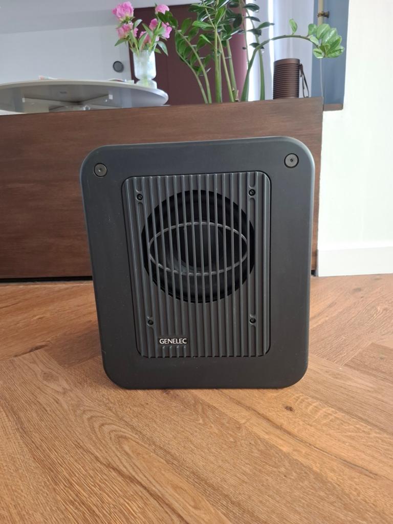 Genelec 7050B active subwoofer, Audio, Tv en Foto, Luidsprekerboxen, Subwoofer, Ophalen