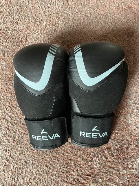 Reeva 10oz, Ophalen of Verzenden, Zo goed als nieuw, Bokshandschoenen