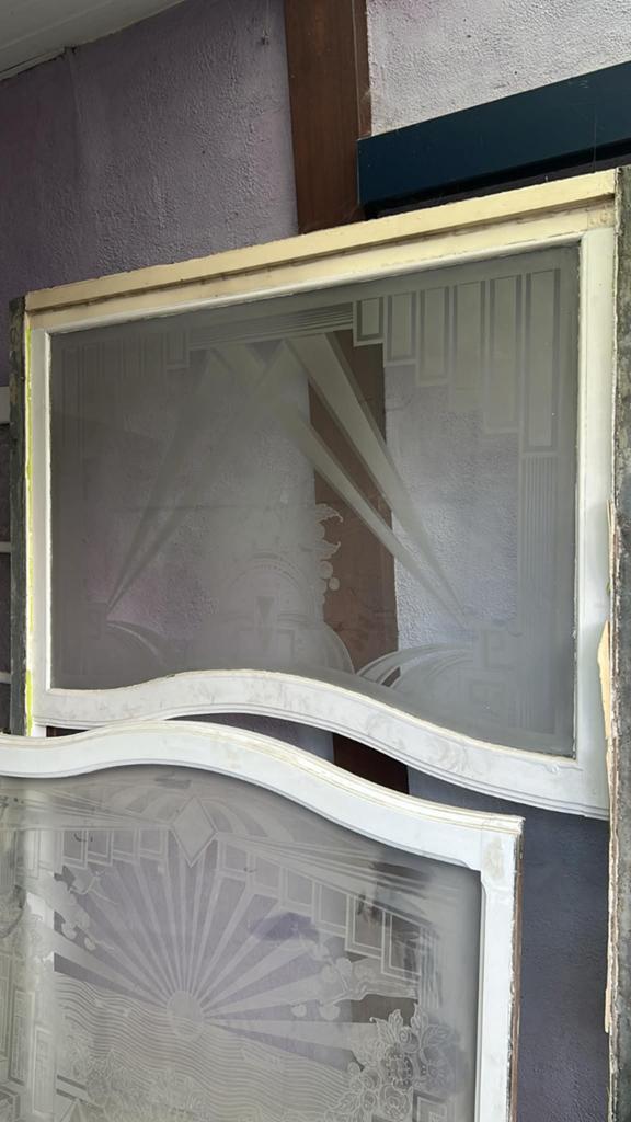 Verre gravé, Enlèvement