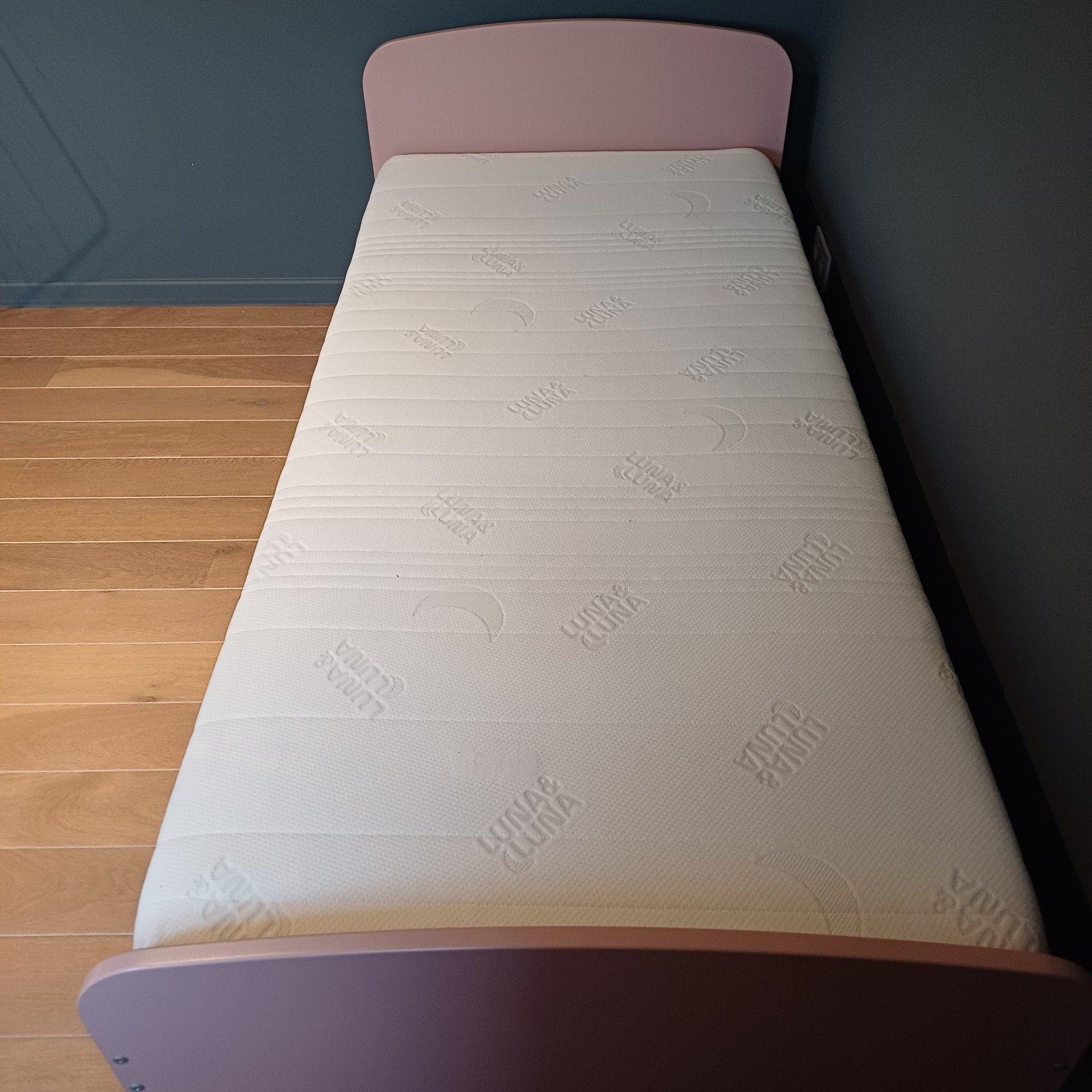 Bed gekocht bij Gero meubelen, Ophalen