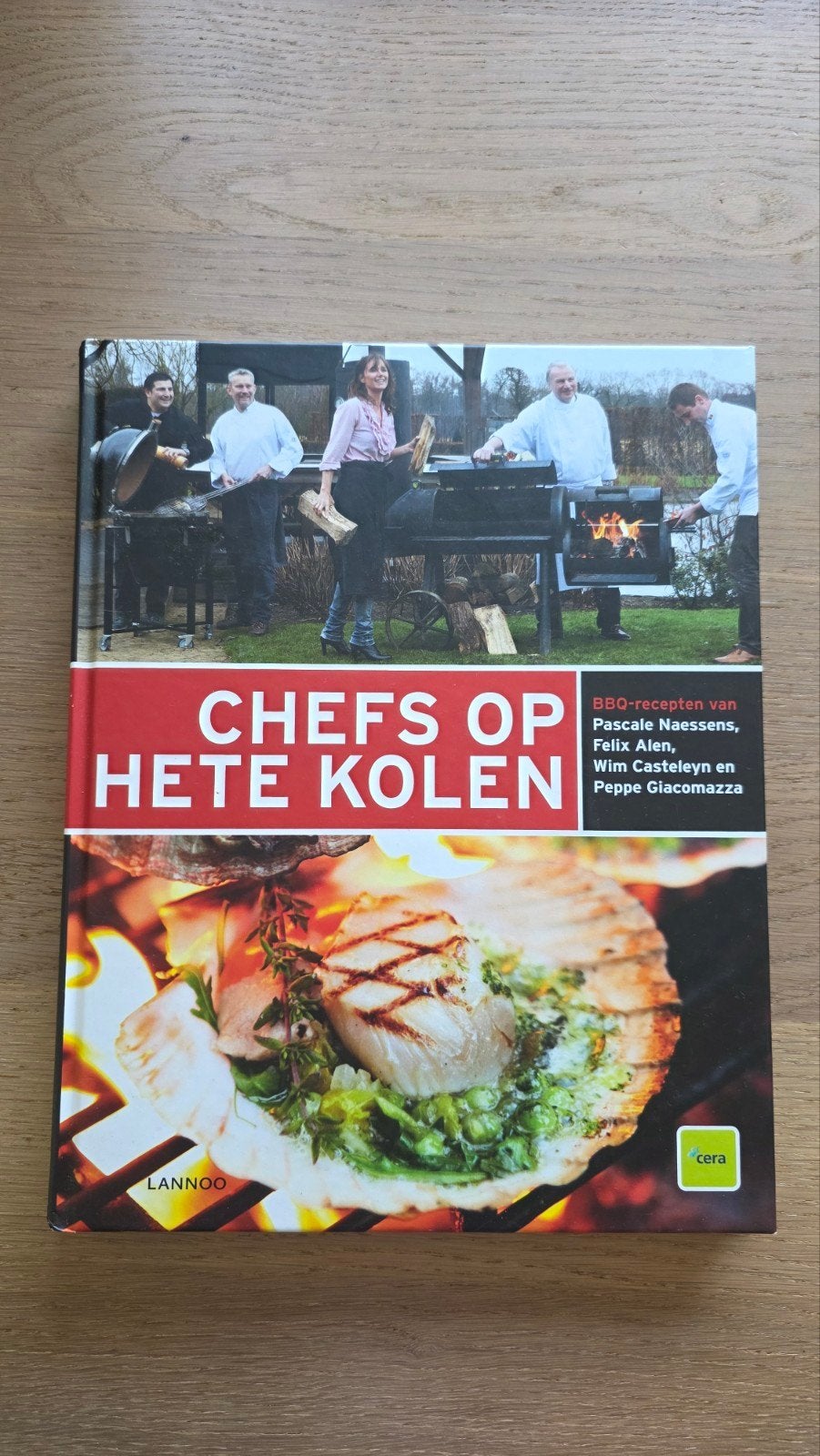 Chefs op hete kolen kookboek BBQ gerechten, Ophalen of Verzenden, Zo goed als nieuw, Europa