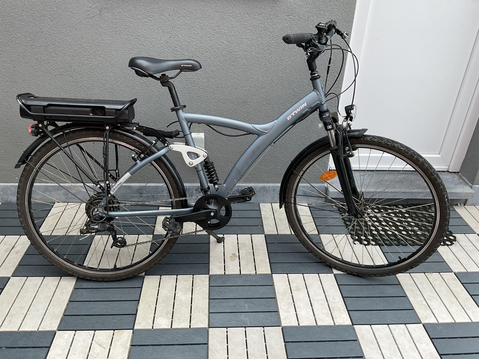Decathlon B’Twin Original 920e elektrische hybridefiets (L), Fietsen en Brommers, Ophalen, Zo goed als nieuw, 50 km per accu of meer