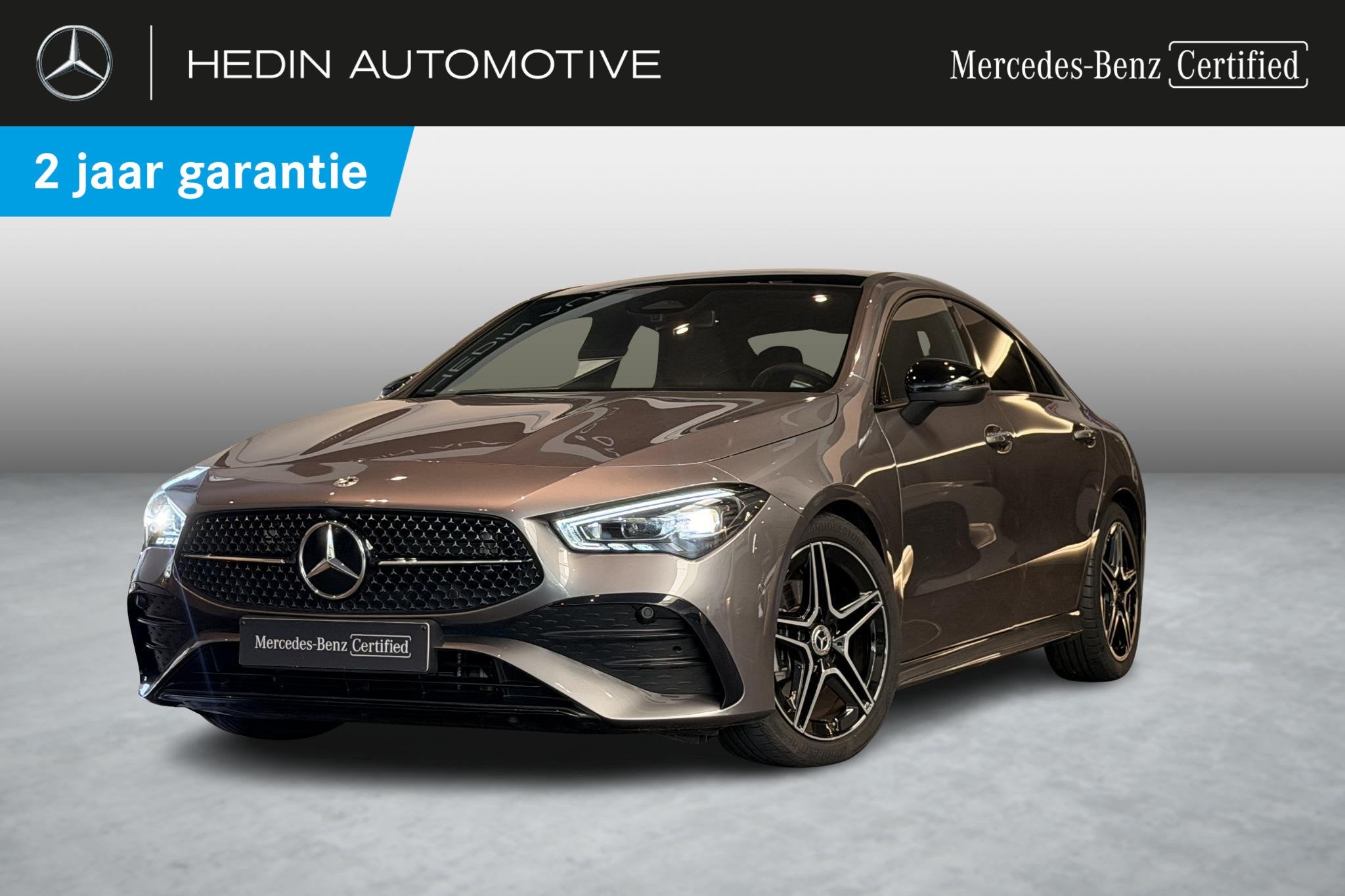 Mercedes-Benz CLA-Klasse 180 Coupé AMG Line | Panoramisch D, Auto's, Mercedes-Benz, Stof, Gebruikt, 4 cilinders, Automatische klimaatregeling