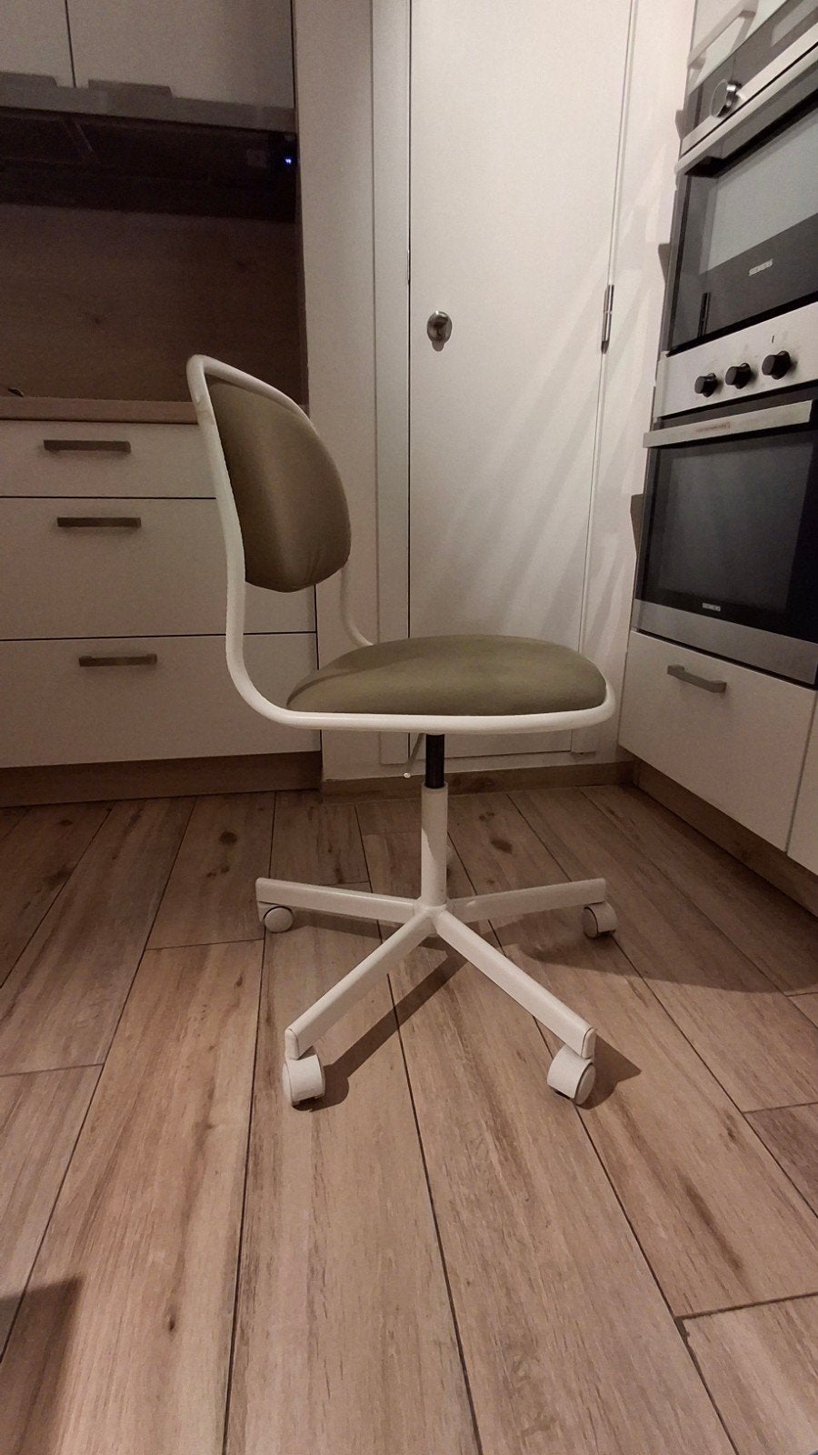 bureaustoel ikea, Maison & Meubles, Enlèvement, Utilisé, Blanc, Chaise de bureau
