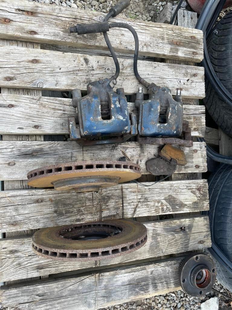 Étriers et disques de frein BMW E30 325 i, Enlèvement, BMW