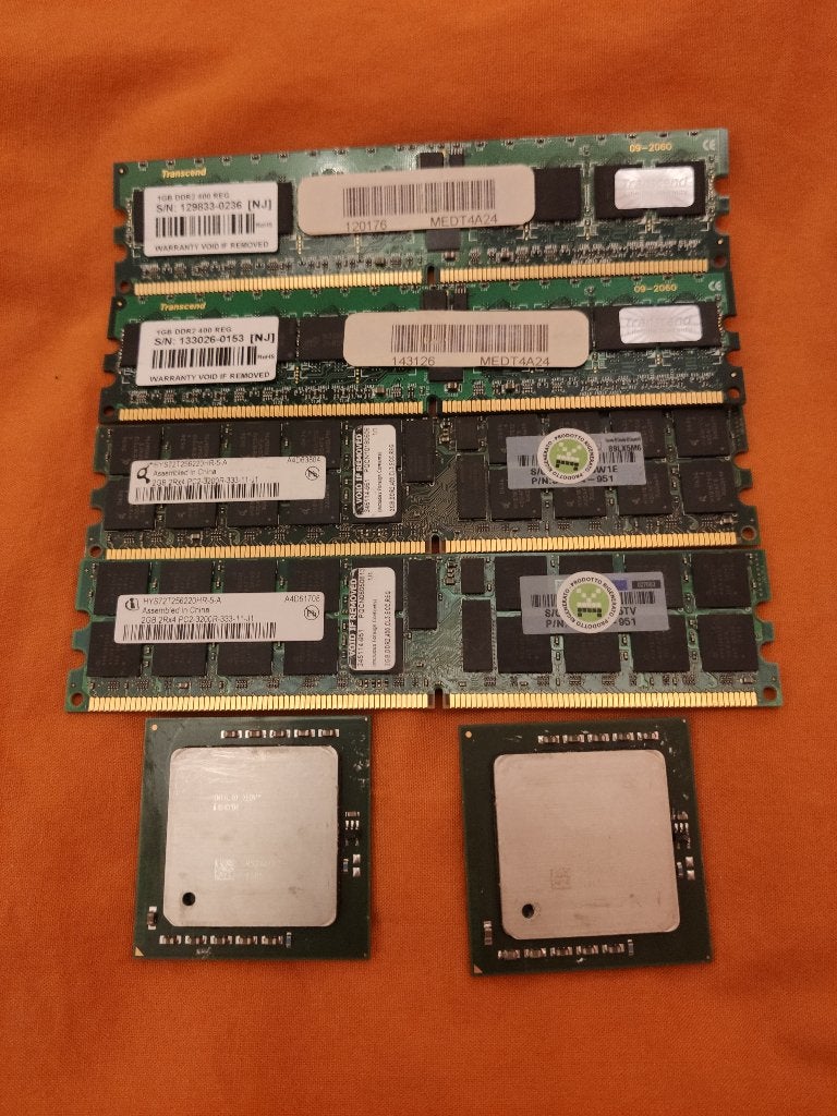 Server : 2x Intel Xeon Processors + 6GB DDR2 ECC RAM, Informatique & Logiciels, Serveur, Utilisé, 4 GB, DDR2