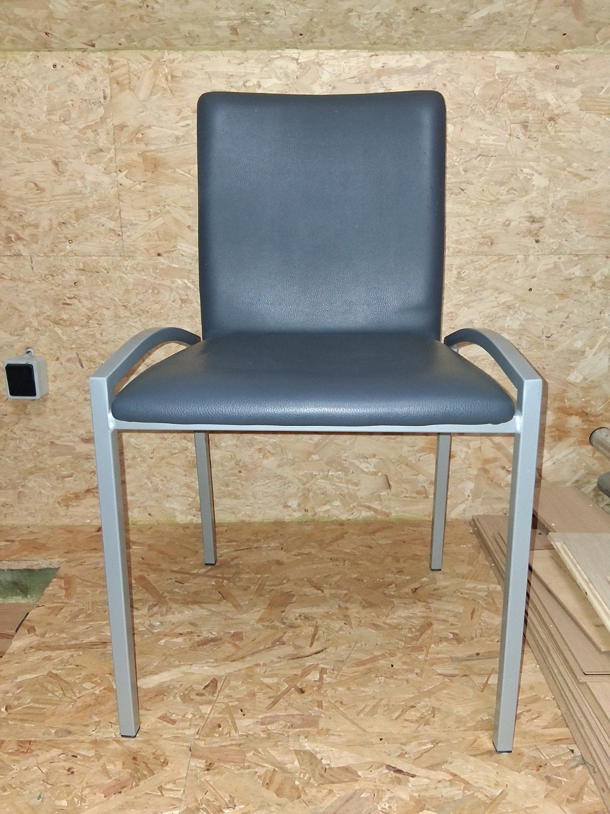 5 stoelen. GRATIS op te halen, Maison & Meubles, Neuf, Gris, Synthétique, Enlèvement