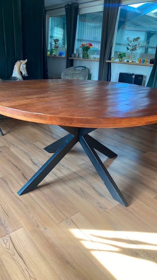 Ronde eettafel, Ophalen, Zo goed als nieuw