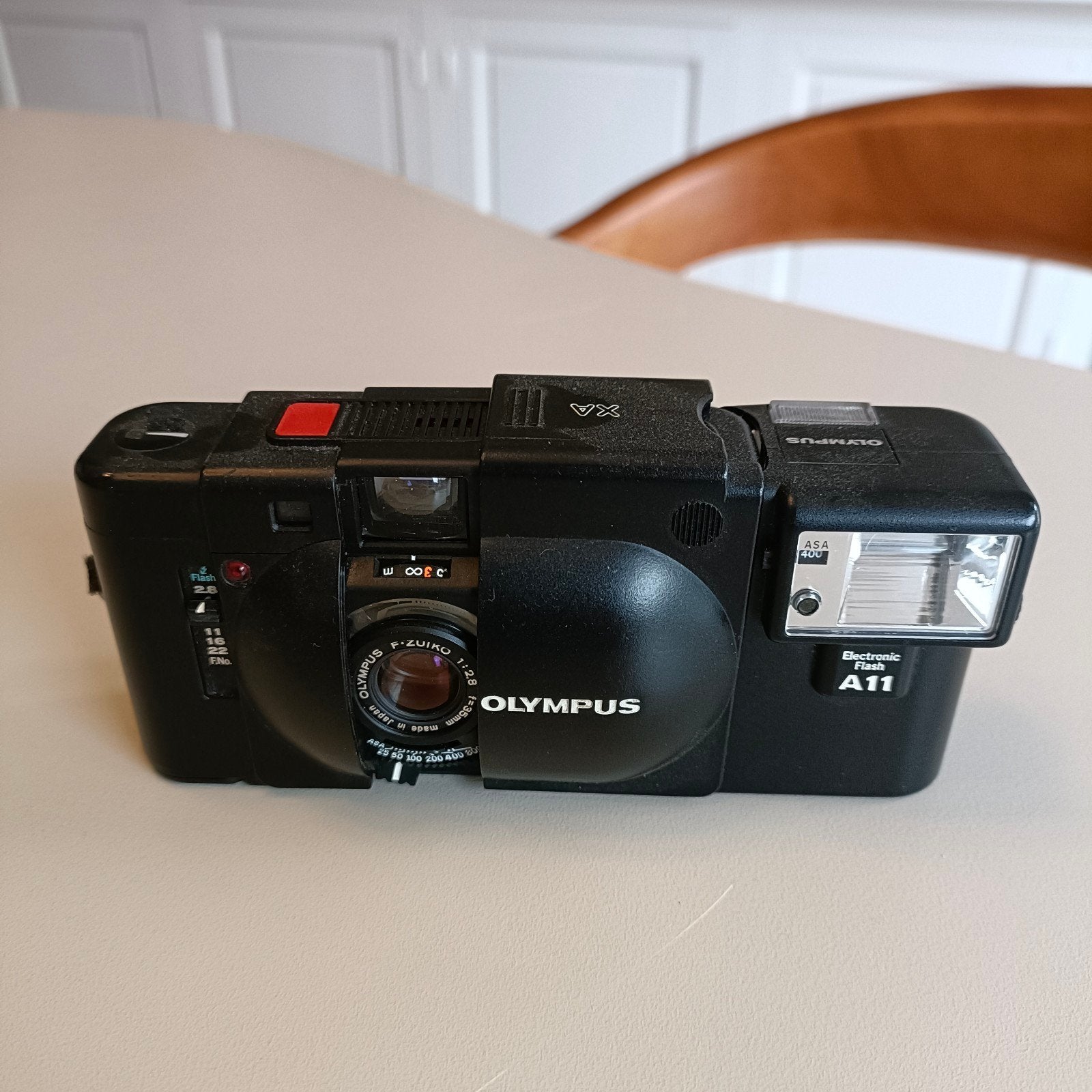 2 kleine analoge rangefinder camera's., Ophalen of Verzenden, Gebruikt