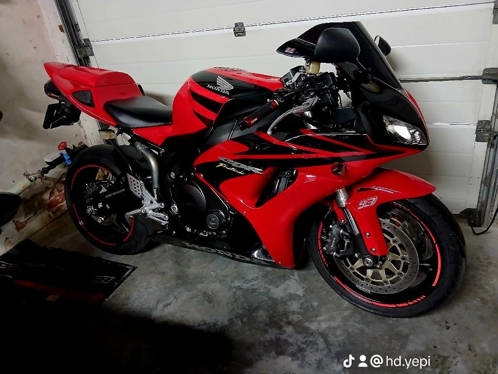 Honda cbr1000rr sc57, 4 cilinders, Gebruikt, Super Sport, Particulier