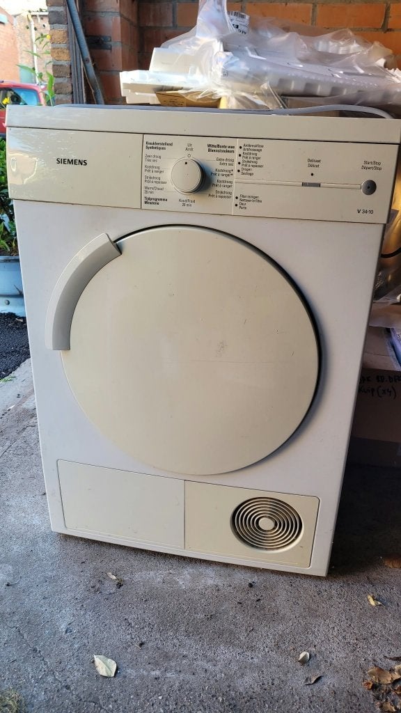 Droogkast, Elektronische apparatuur, Ophalen, 6 tot 8 kg, Gebruikt, Minder dan 85 cm