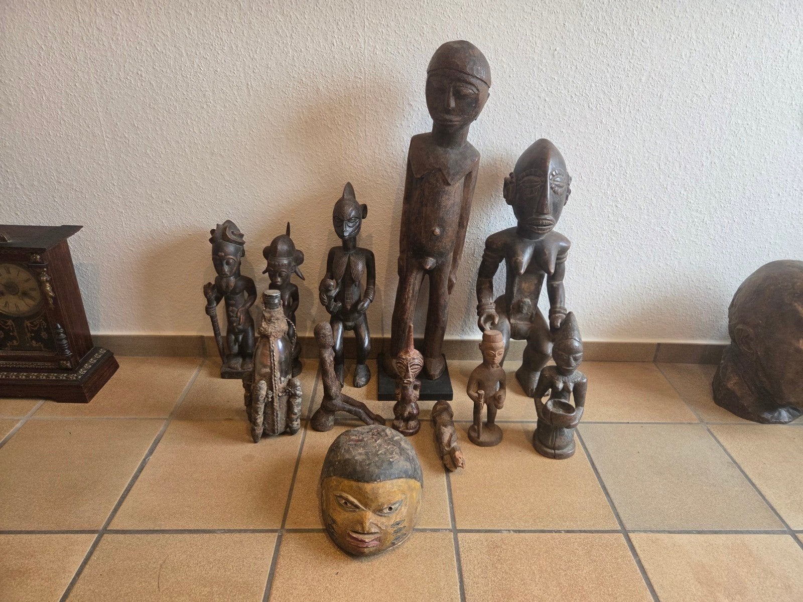 Afrikaanse beelden en Voodoo fles, Ophalen, Masker
