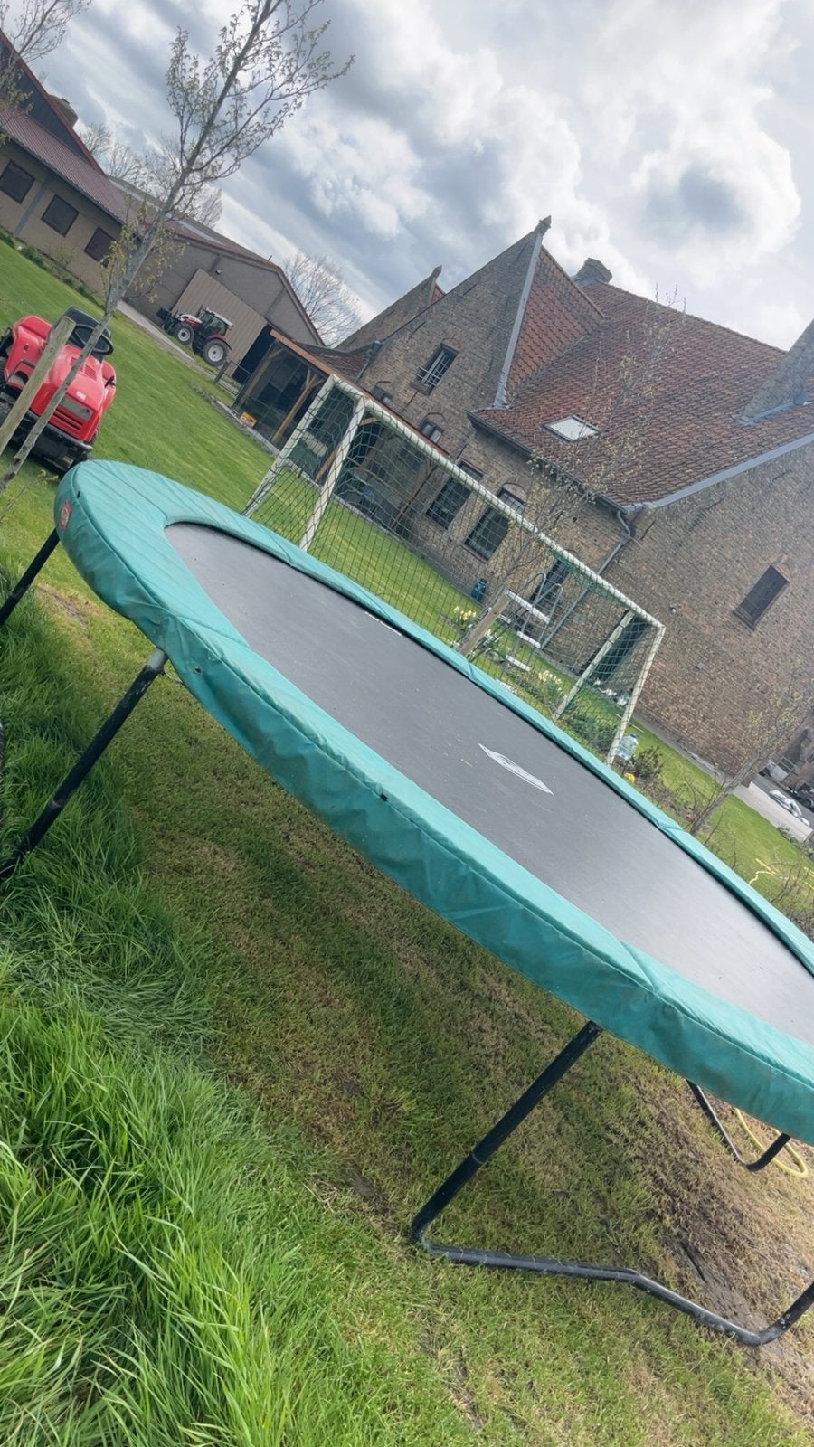 Trampoline berg, Ophalen, Zo goed als nieuw