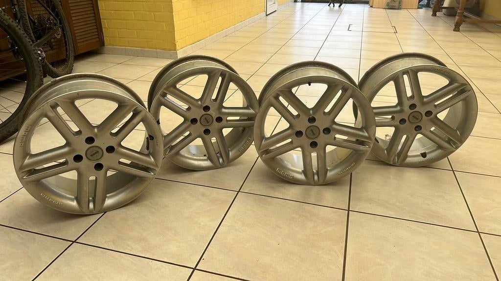 Siervelgen Momo, Auto-onderdelen, Ophalen, Velg(en)