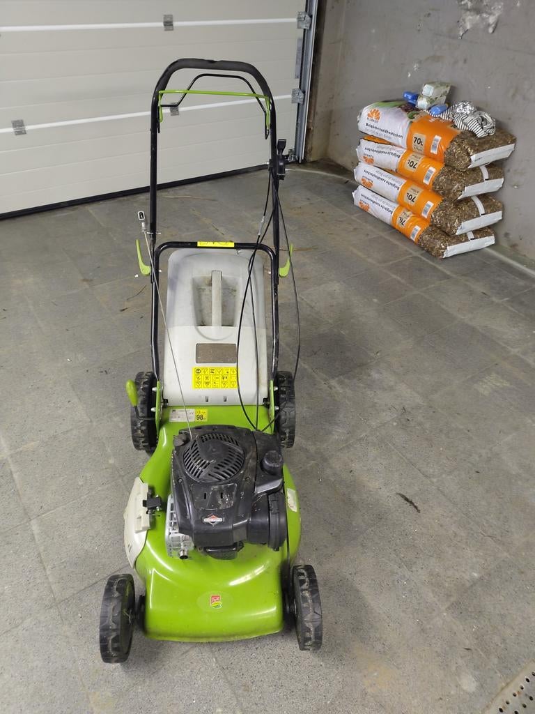 Grasmachine op benzine van Central park, Tuin en Terras, Ophalen, Gebruikt, Central Park, Opvangbak