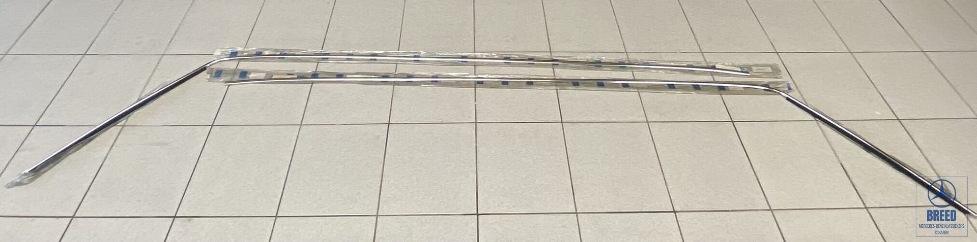 NOS regenlijst L+R voor Mercedes-Benz S123 W123 T-model, Autos : Pièces & Accessoires, Neuf, -, Enlèvement, -