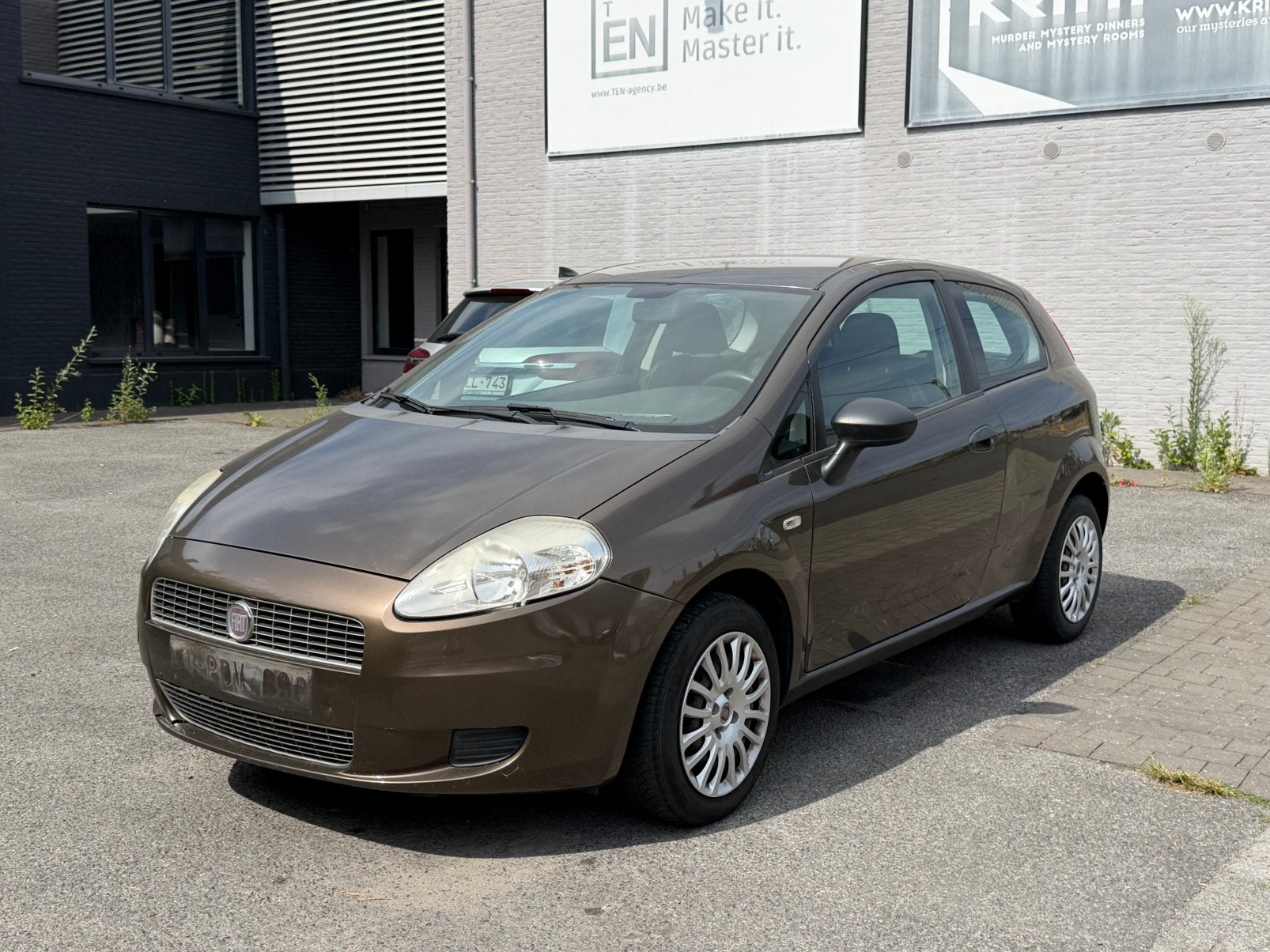 Fiat Punto 1.2i Benzine. Gekeurd voor Verkoop, Elektrische ramen, 1242 cc, Bruin, 48 kW