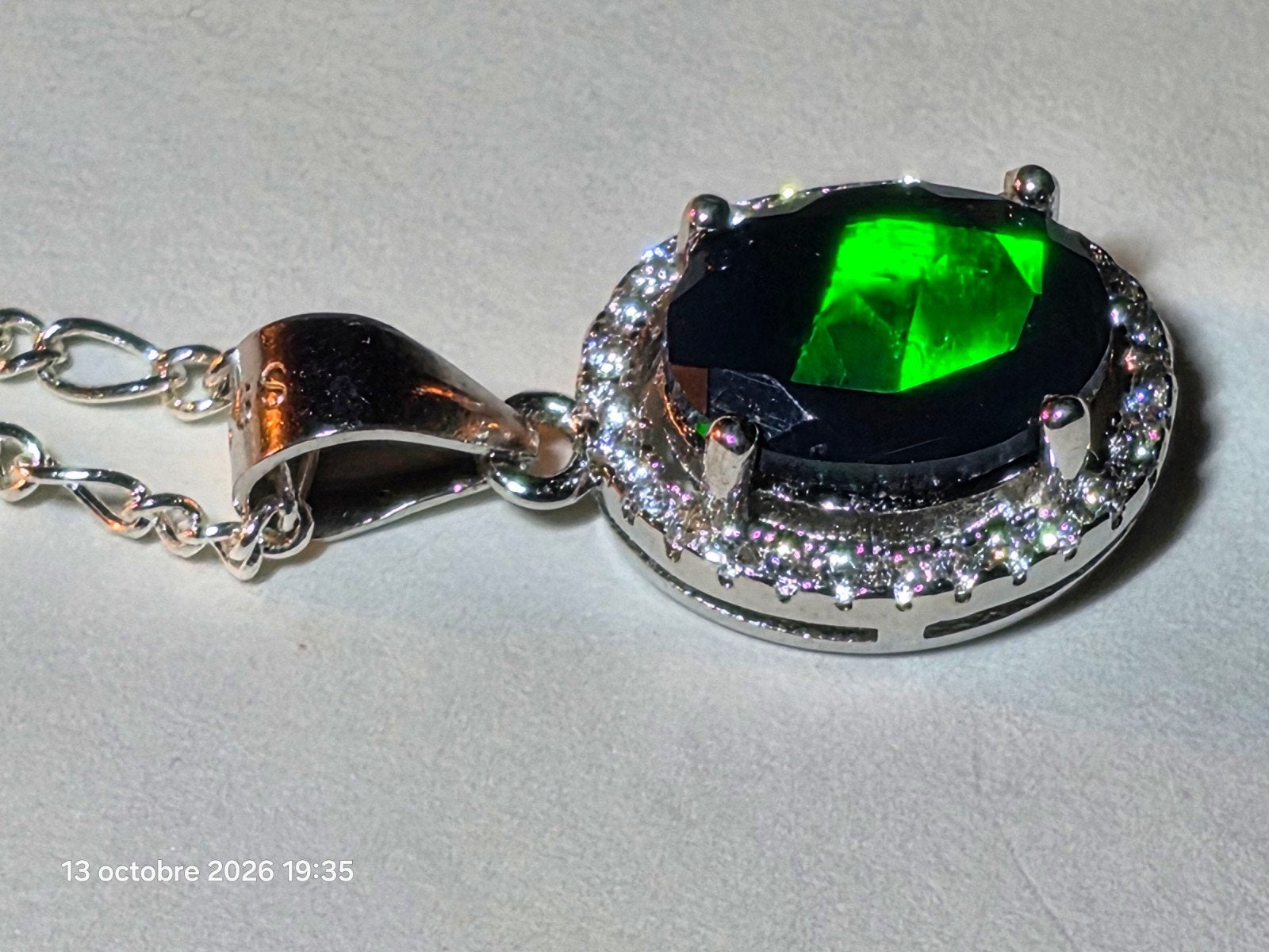 Pendentif en argent massif avec magnifique opale noire, Neuf, Enlèvement, Avec pierre précieuse, Argent