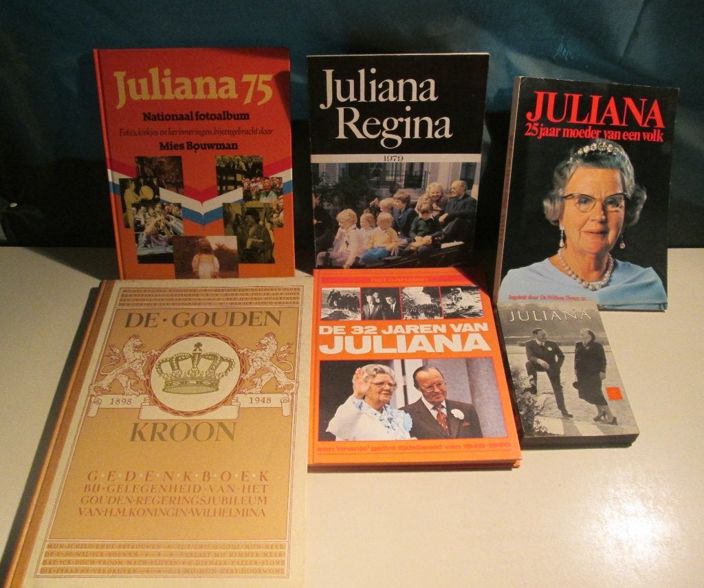 6 livres anciens sur la famille royale néerlandaise, Collections, Maisons royales & Noblesse, Enlèvement ou Envoi, Comme neuf