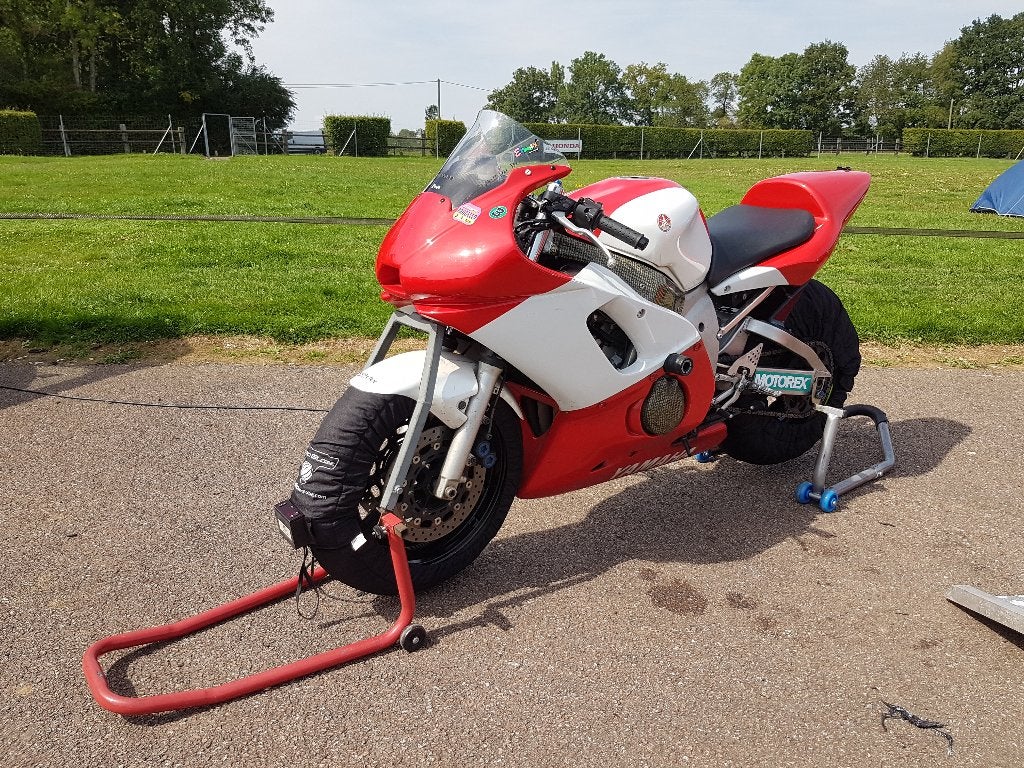 Yamaha R6 op het circuit of op de weg, Occasion, 4 cilinders, Super Sport, Particulier