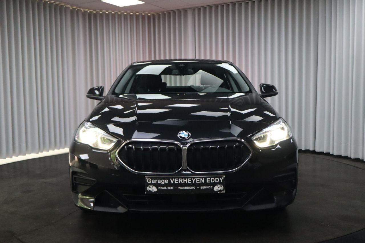 BMW 2 Serie 218 Gran Tourer 218iA Gran Coupé (bj 2023), Auto's, Stof, 136 pk, Zwart, Bedrijf
