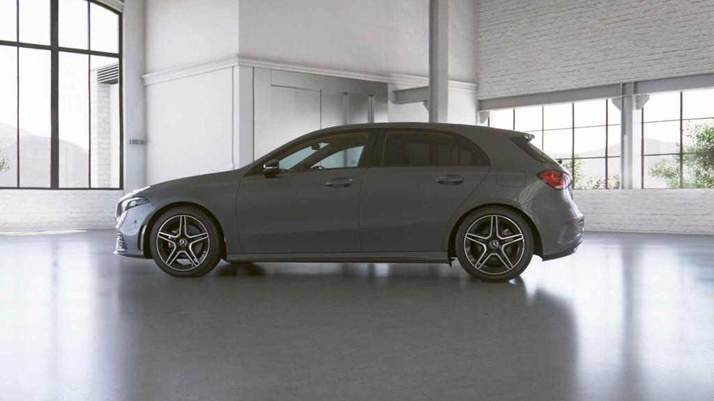 Mercedes-Benz A-klasse 180 Hatchback AMG Line | Panoramisch, Stof, 4 cilinders, 136 pk, 1365 kg