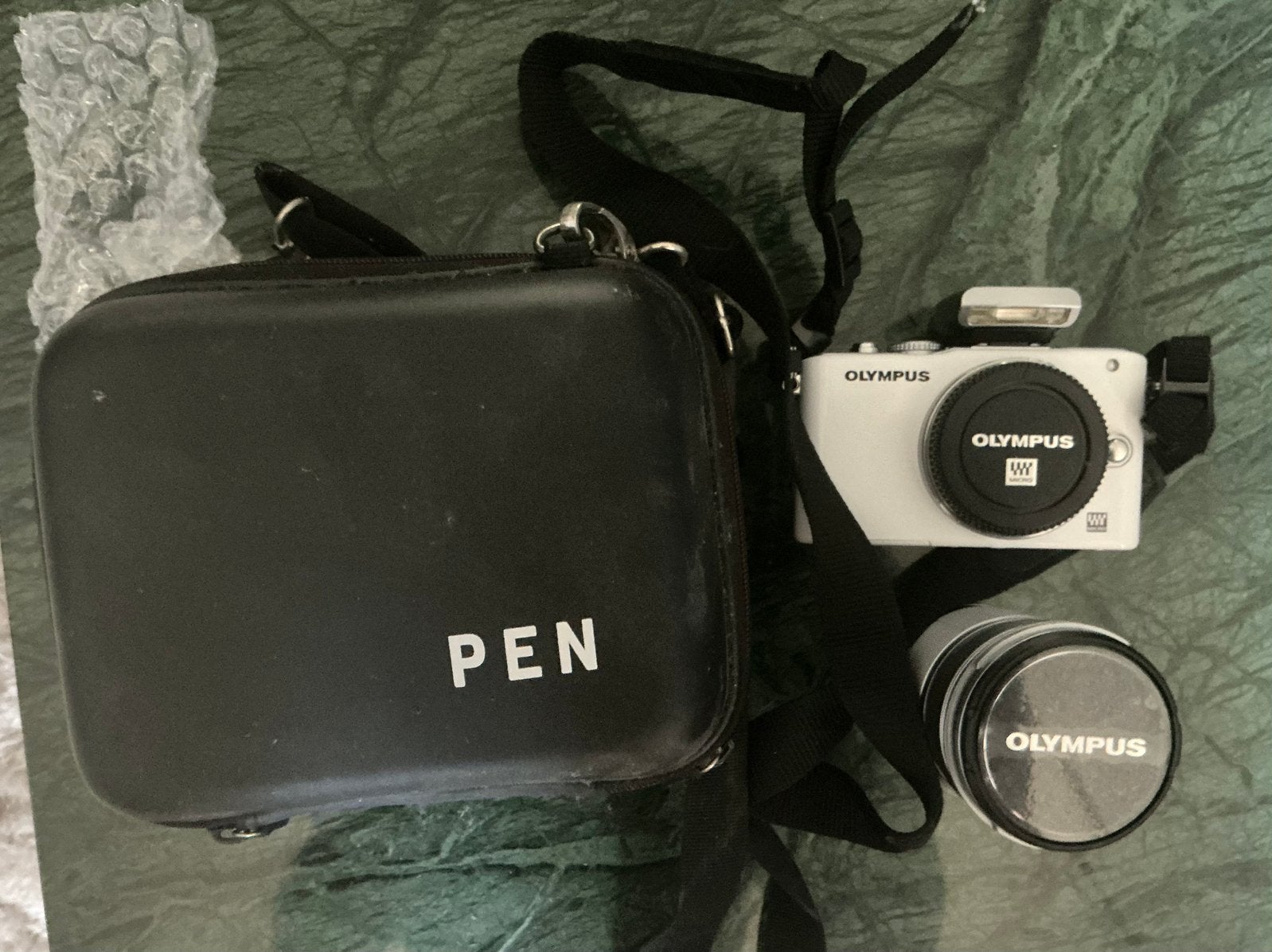 Pen EPL3 met 2 lenzen, SD-Kaart & originele PEN-tas, Audio, Tv en Foto, Fotocamera's Digitaal, Ophalen of Verzenden, Zo goed als nieuw