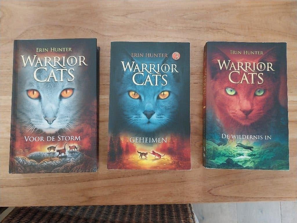 Warrior cats, E. Hunter, 3 boeken, zeer goede staat, Boeken, Ophalen of Verzenden, Zo goed als nieuw, Erin Hunter, Fictie