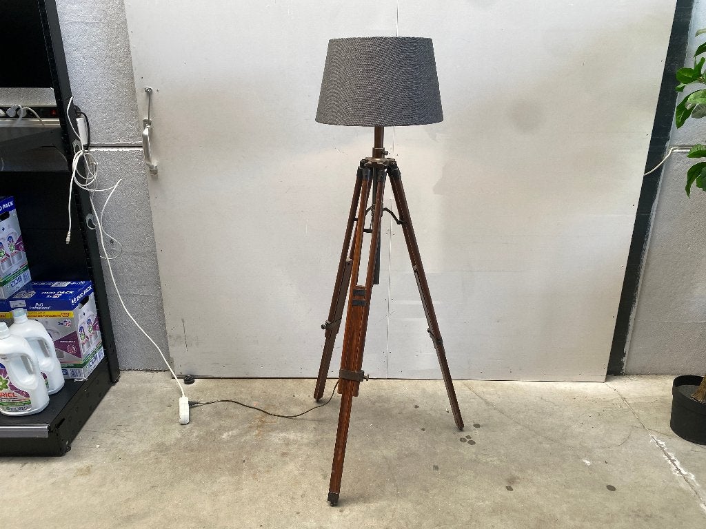 (56) Prachtige houten lamp verstelbaar., Ophalen, Zo goed als nieuw