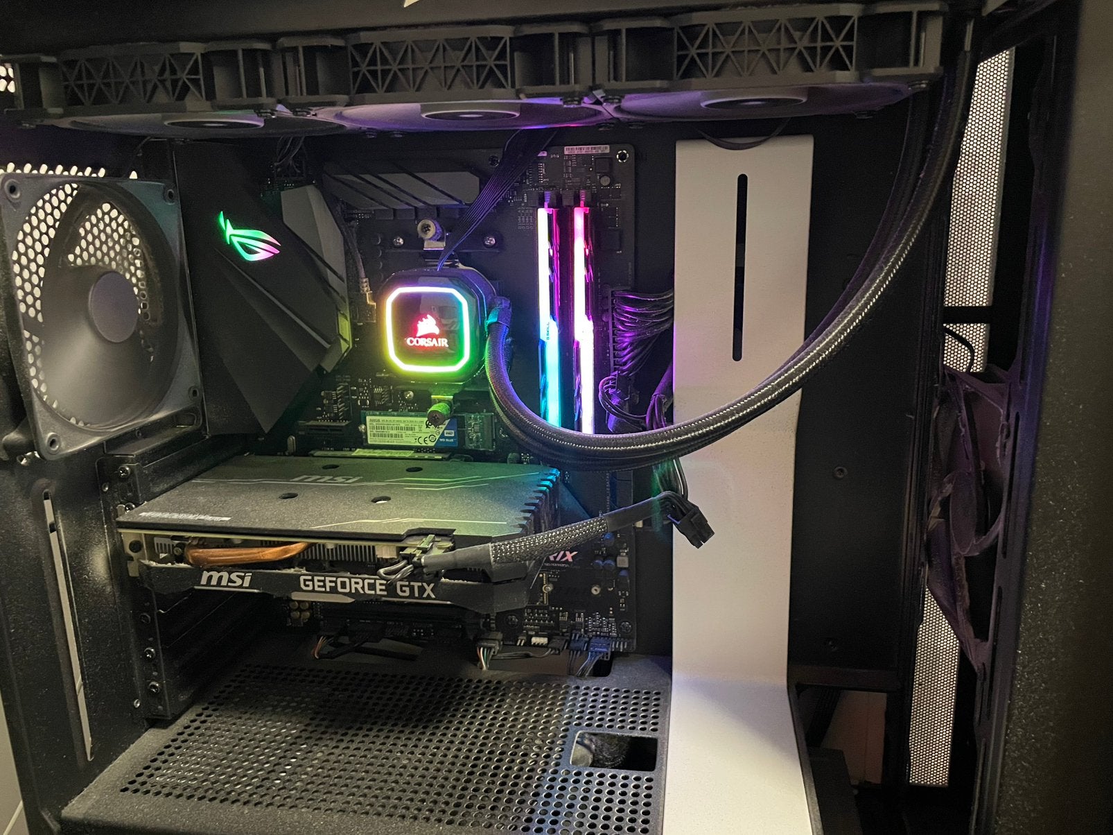 Gaming PC Ryzen 7 2700X, GTX 1660, 16GB RAM + Corsair K95, Gebruikt, Ophalen of Verzenden, Gaming, HDD