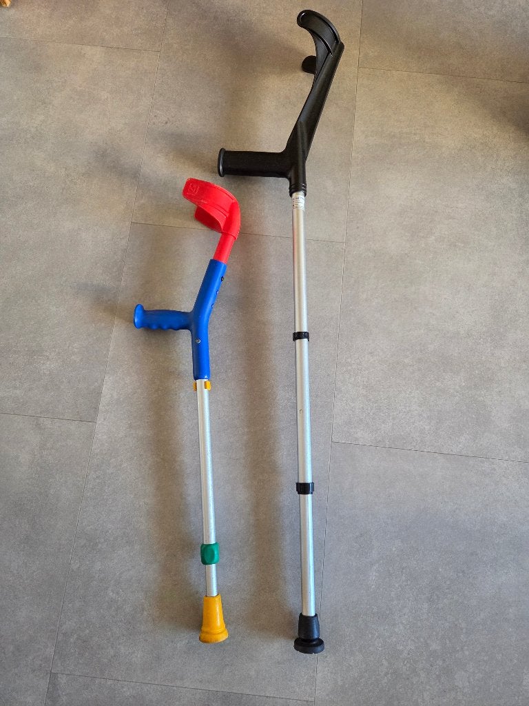 Béquilles pour adulte et enfant, Enlèvement ou Envoi