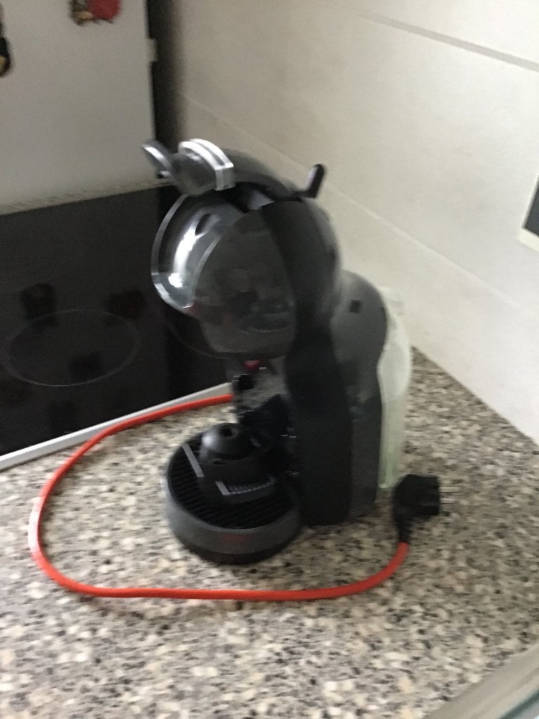 Dolce gusto, Electroménager, Cafetières, Réservoir d'eau amovible, Utilisé, Dosettes et capsules de café, 2 à 4 tasses