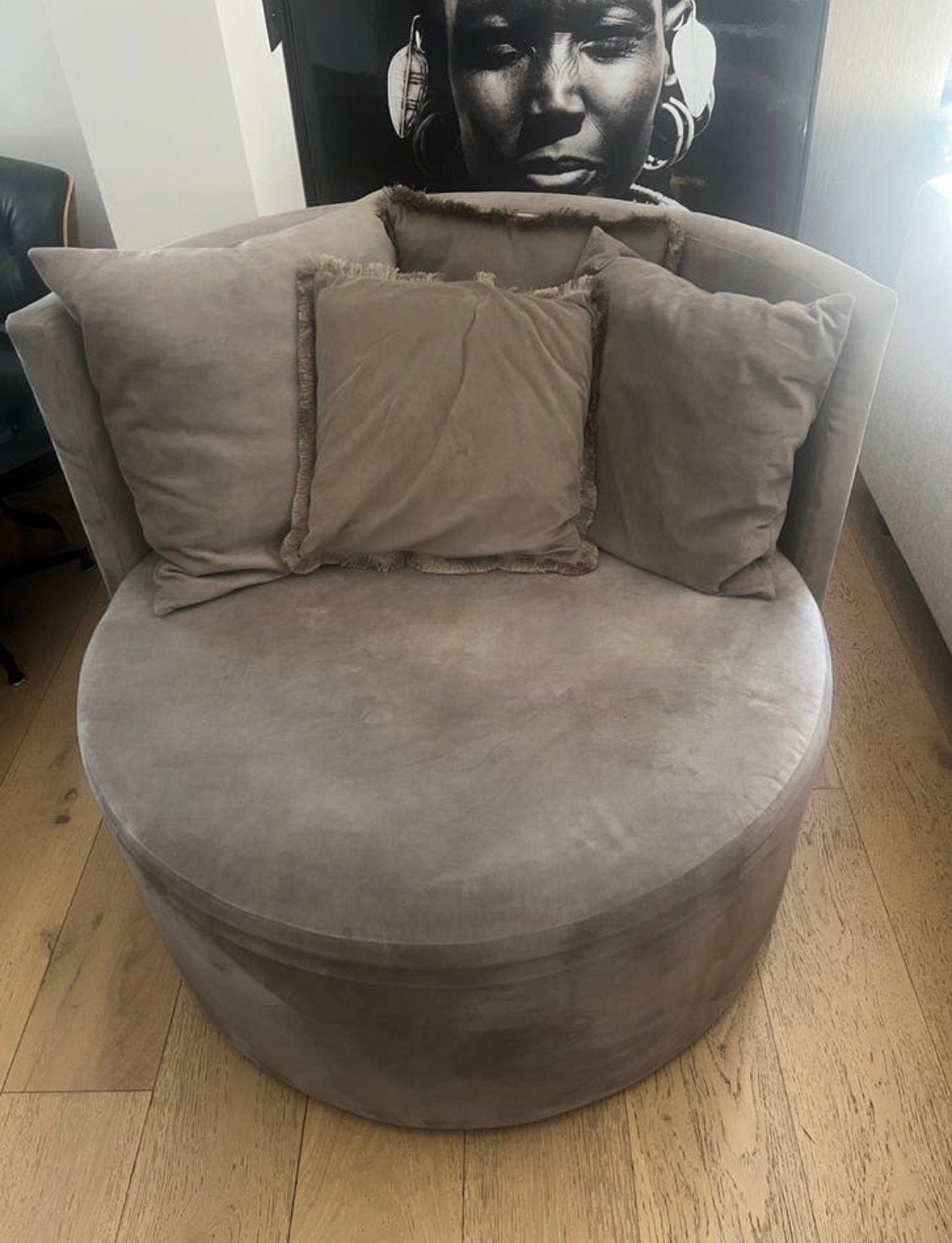 Deze comfortabele en stijlvolle fauteuil, Ophalen, Zo goed als nieuw, Stof