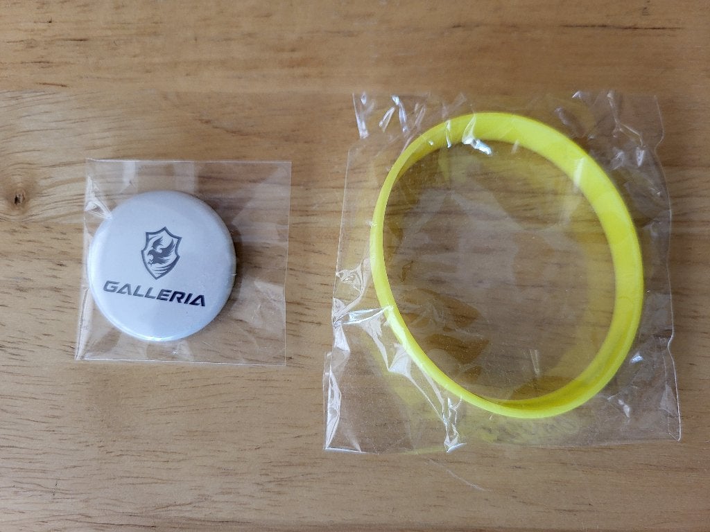 Badge + bracelet jaune Galleria (Tokyo Game Show 2023), Enlèvement, Comme neuf
