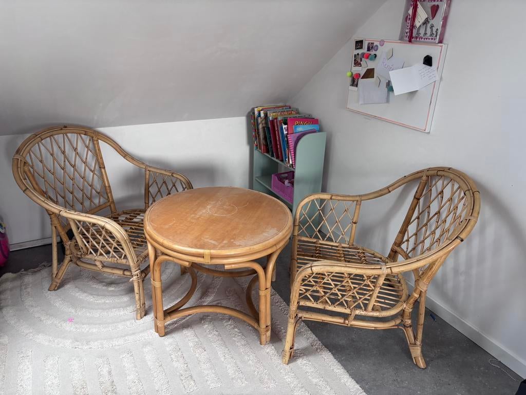 Leuke rotan set tafel en 2 stoelen, Tuin en Terras, Ophalen, Zo goed als nieuw, Rotan