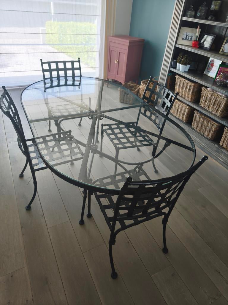 Table en verre et fer forgé + 6 chaises en fer forgé