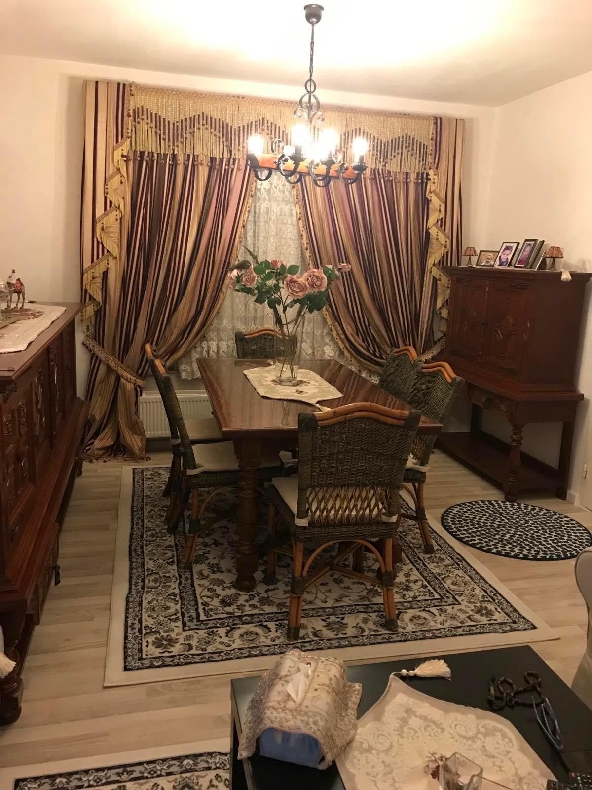 Antieke eettafel met kasten, Ophalen of Verzenden
