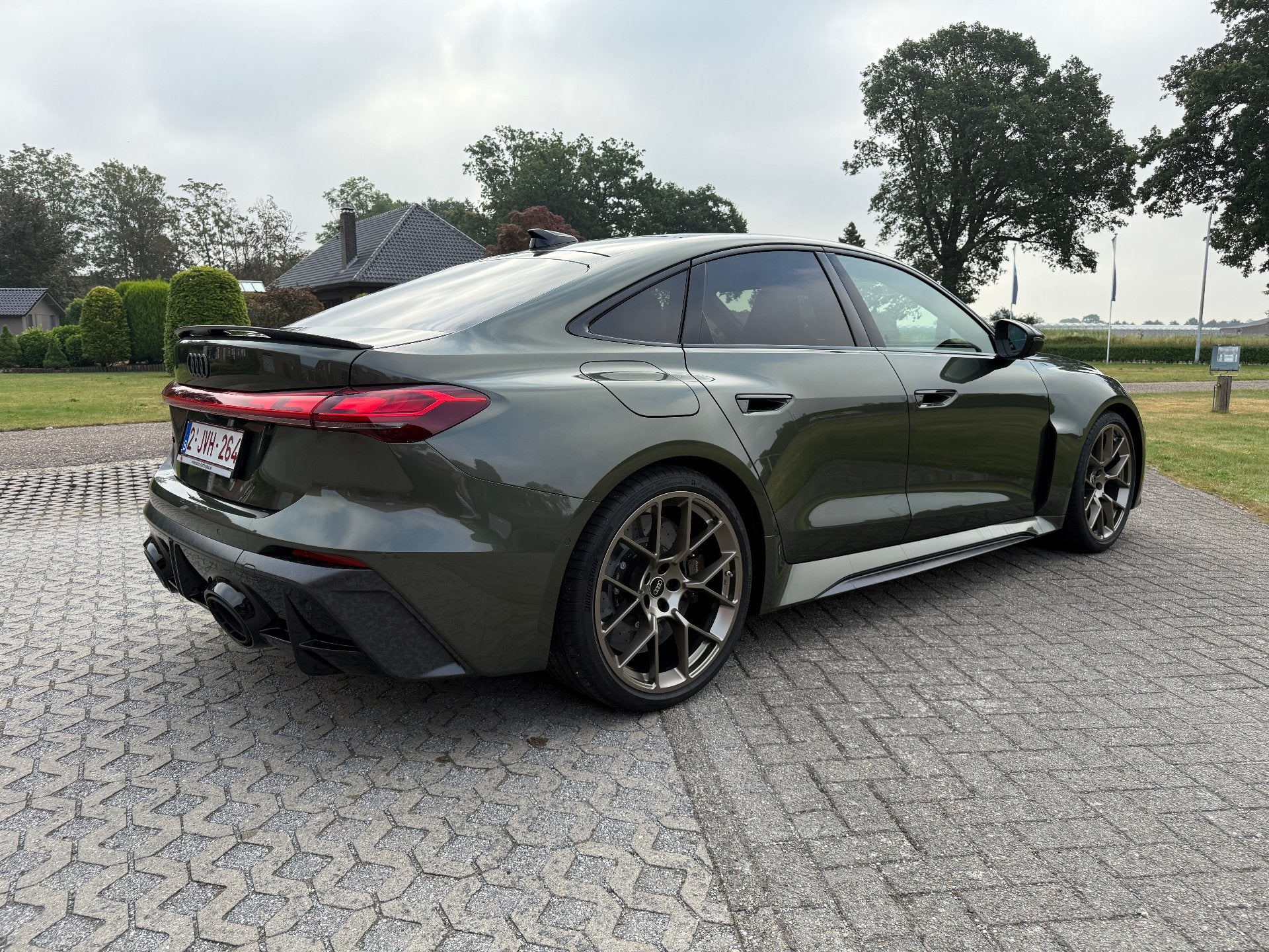 Audi RS5 BERLINE 2.9 TFSI PHEV QUATTRO - CARBON / CERAMIC /, Auto's, Automaat, Overige kleuren, Leder, Bedrijf