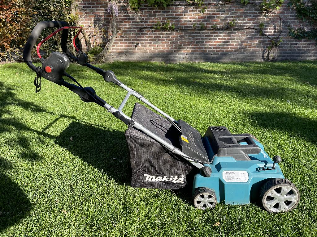 Verticuteermachine Makita UV3600, Tuin en Terras, Verticuteermachines, Ophalen, Gebruikt, Benzine, Makita