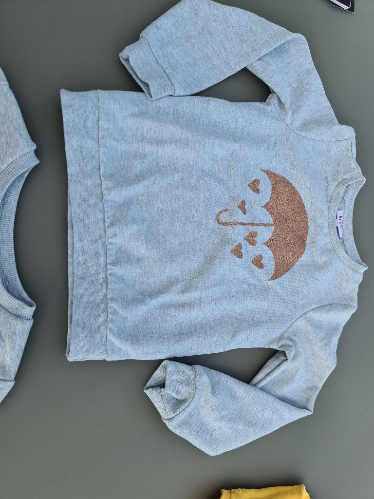 grijze trui, pull met paraplu, Besties, 122, Kinderen en Baby's, Ophalen, Zo goed als nieuw