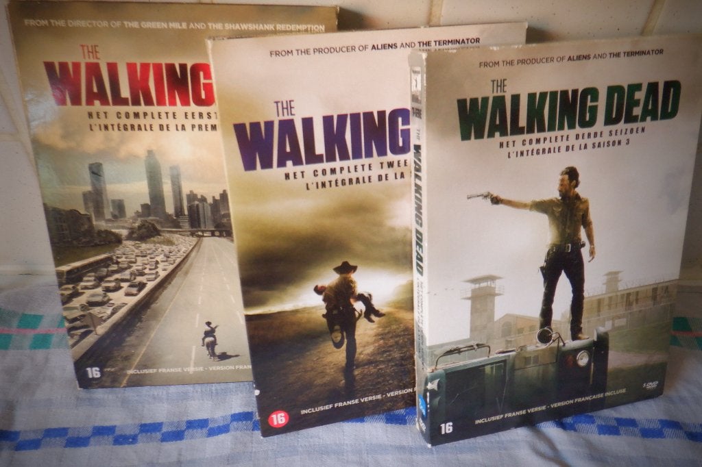 Les saisons 1/2 et 3 DVD complètent The Walking Dead., CD & DVD, DVD | Horreur, Suppléments, Enlèvement ou Envoi, Vampires ou Zombies