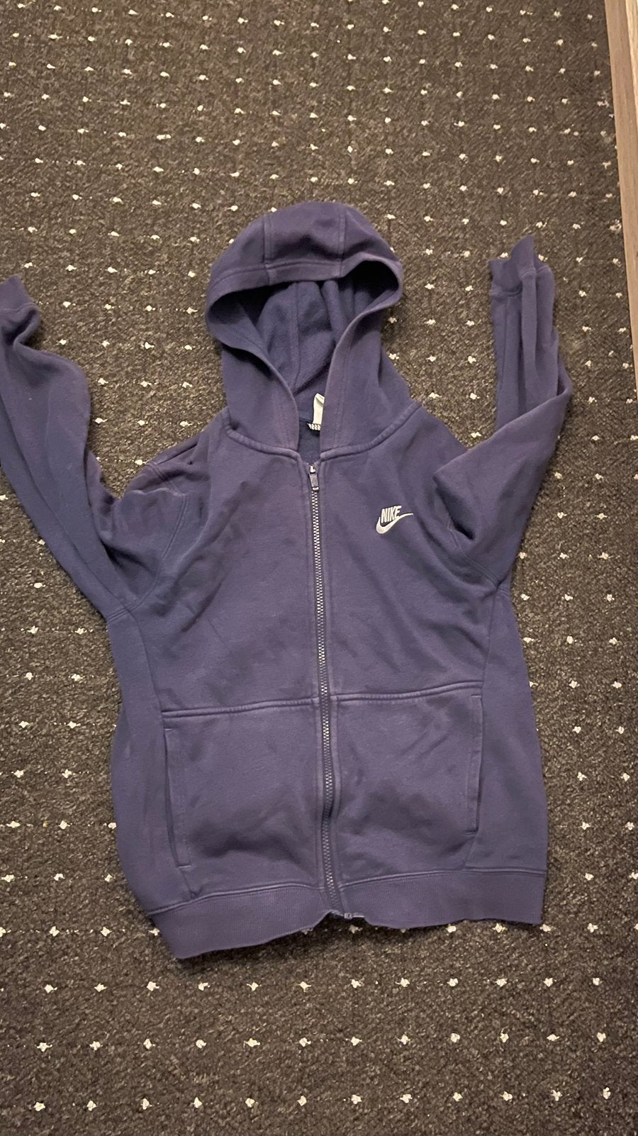 Donkerblauwe Nike Club Fleece Zip Hoodie / Vest Maat 147-157, Enfants & Bébés, Vêtements enfant | Taille 152, Enlèvement, Utilisé