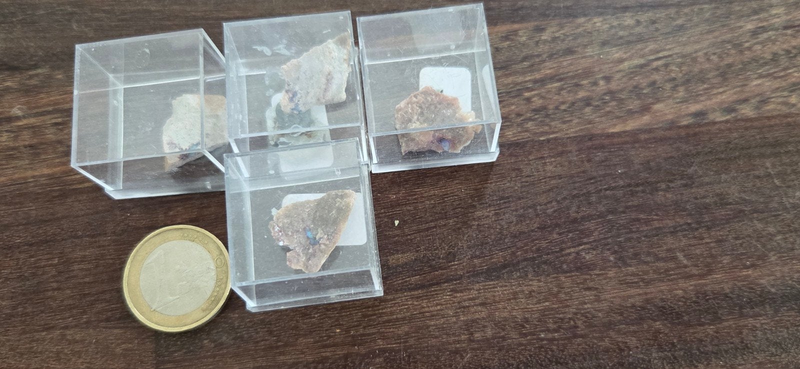 4 stukjes steen met opaal, Verzamelen, Ophalen of Verzenden
