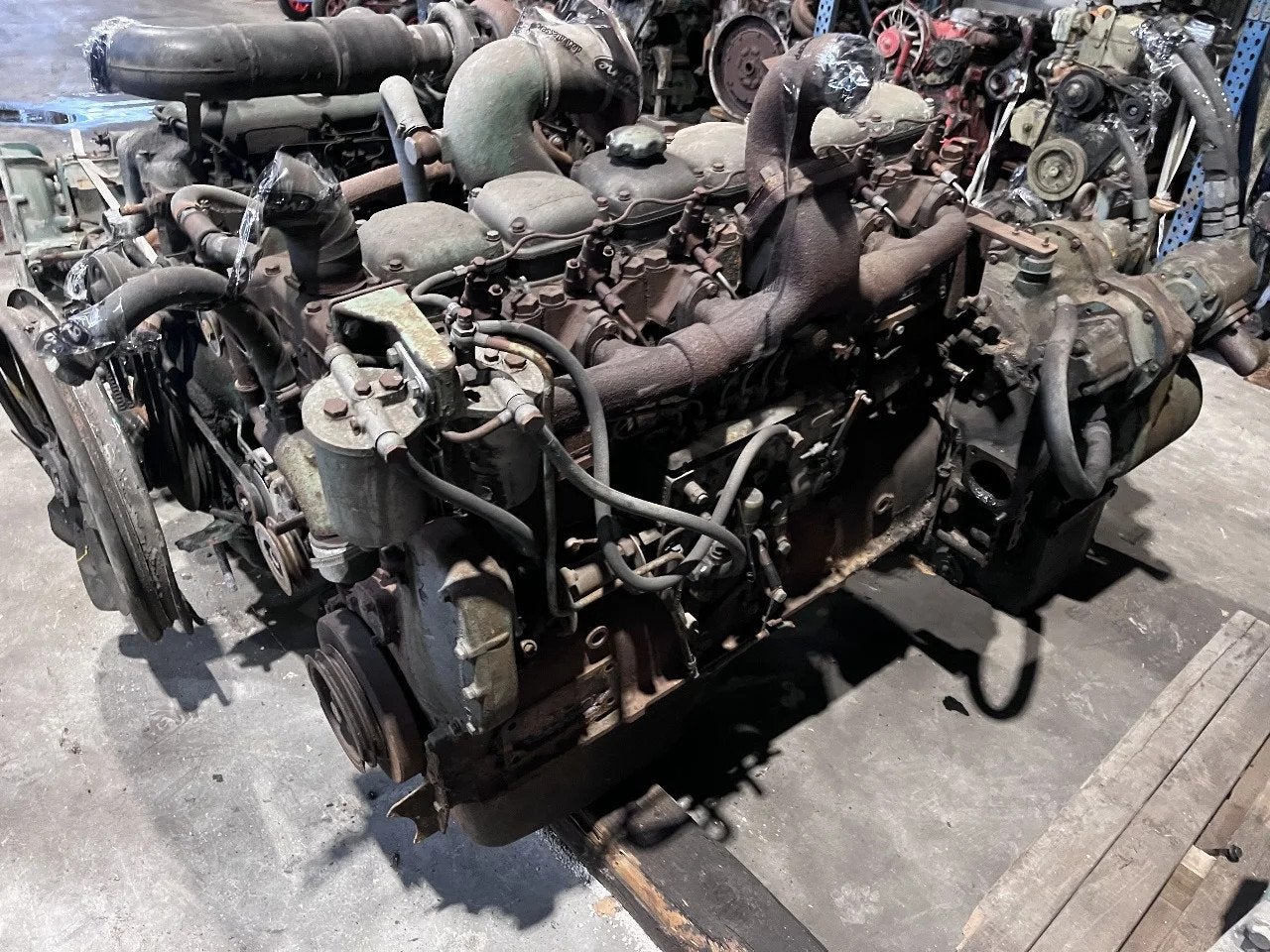 Volvo D100 met scheepskoppeling, Articles professionnels, Machines & Construction | Pièces