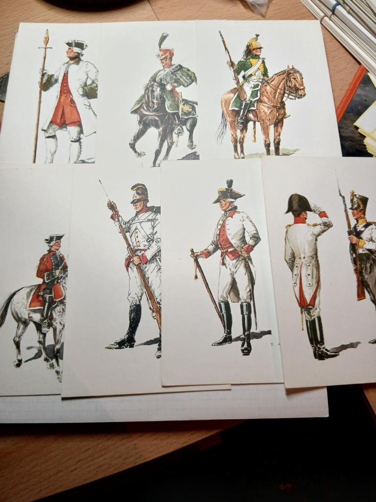 Costumes militaires belges.   Autriche, France. Lot 10., Collections, Enlèvement ou Envoi