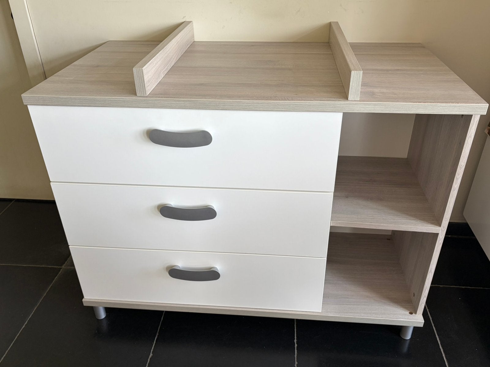Praktische Kinderverzorgtafel, Enlèvement, Utilisé, Commode