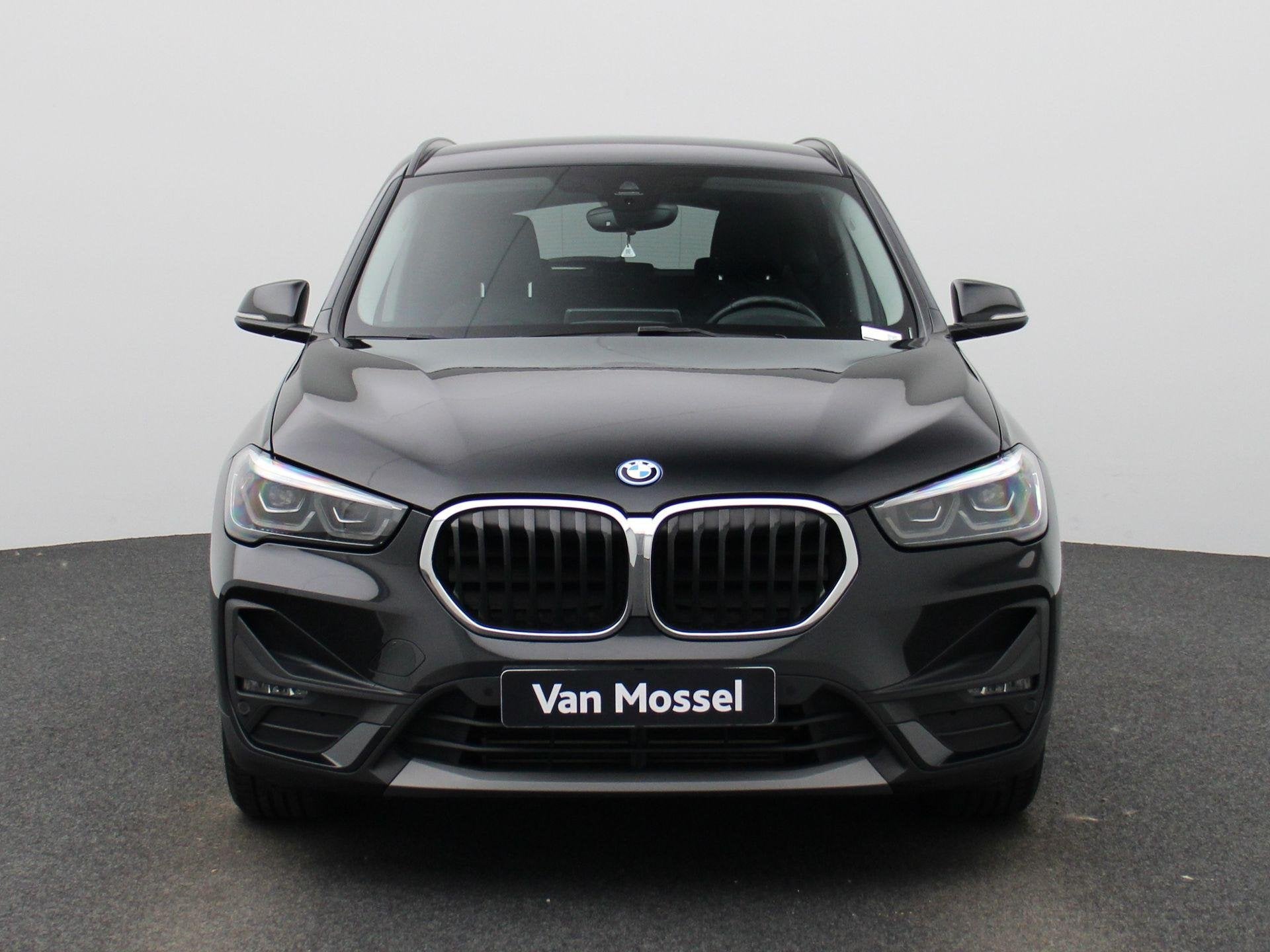 BMW X1 xDrive25e (162 kW) (automatique), Autos, Achat, 750 kg, Entreprise, Noir