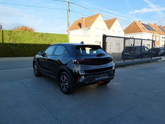 Opel Mokka Electric 156pk Edition Luxe Automaat '25 7000km, Auto's, Automaat, 114 kW, Lederen bekleding, Zwart