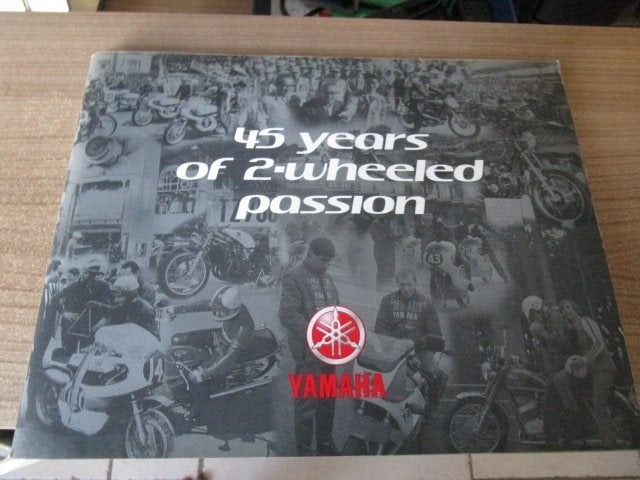 Livre d'autocollants Yamaha de 1999 - numéro 135 sur 600, Livres, Enlèvement ou Envoi, Neuf, Marque ou Modèle
