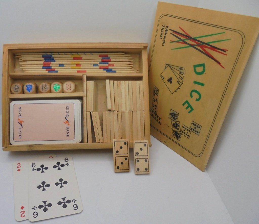 4 SPELLEN IN HOUTEN KISTJE OLD LOOK, Een of twee spelers, Ophalen of Verzenden, Gebruikt